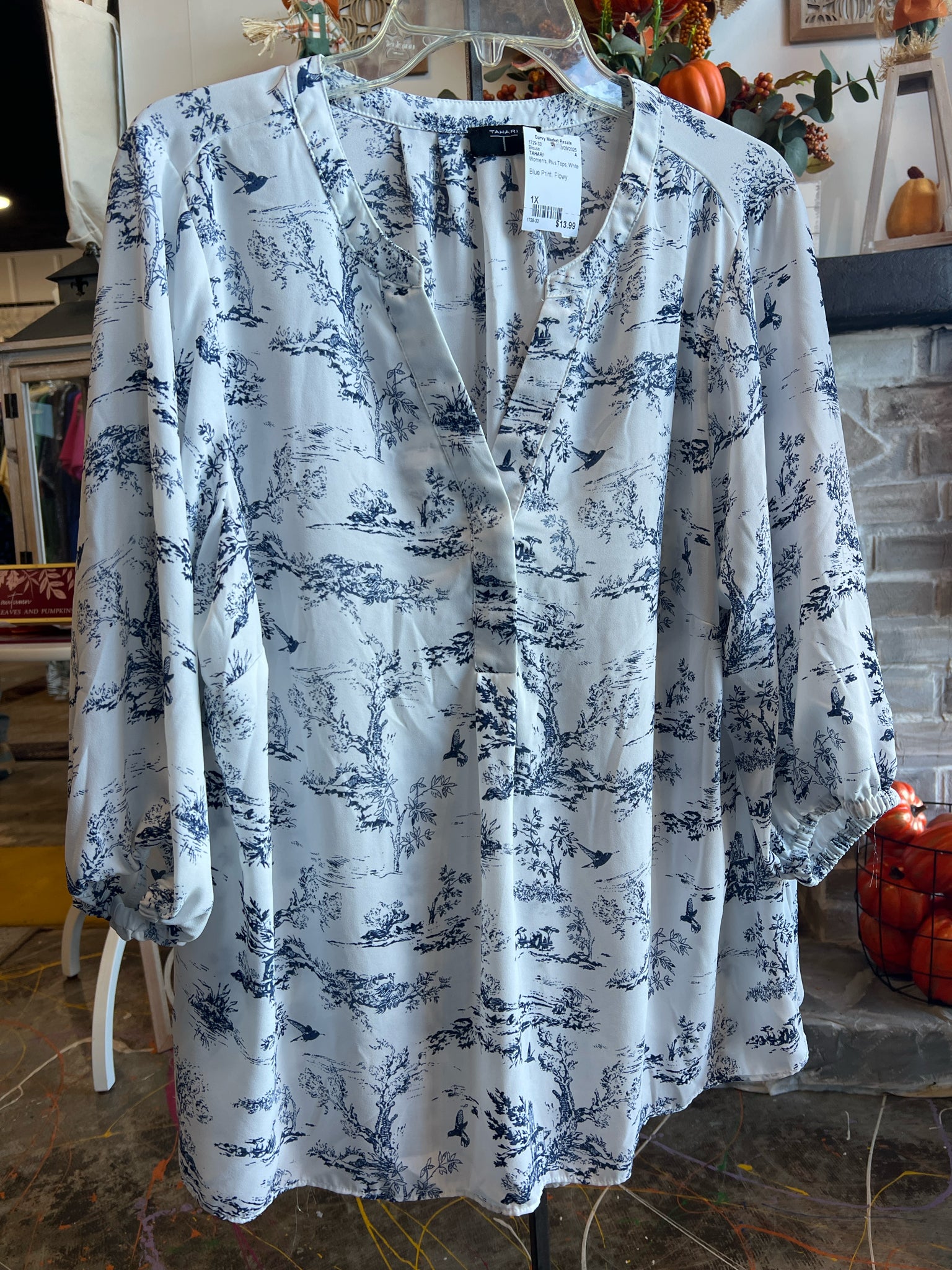 TAHARI Plus Tops Size 1X Blouse