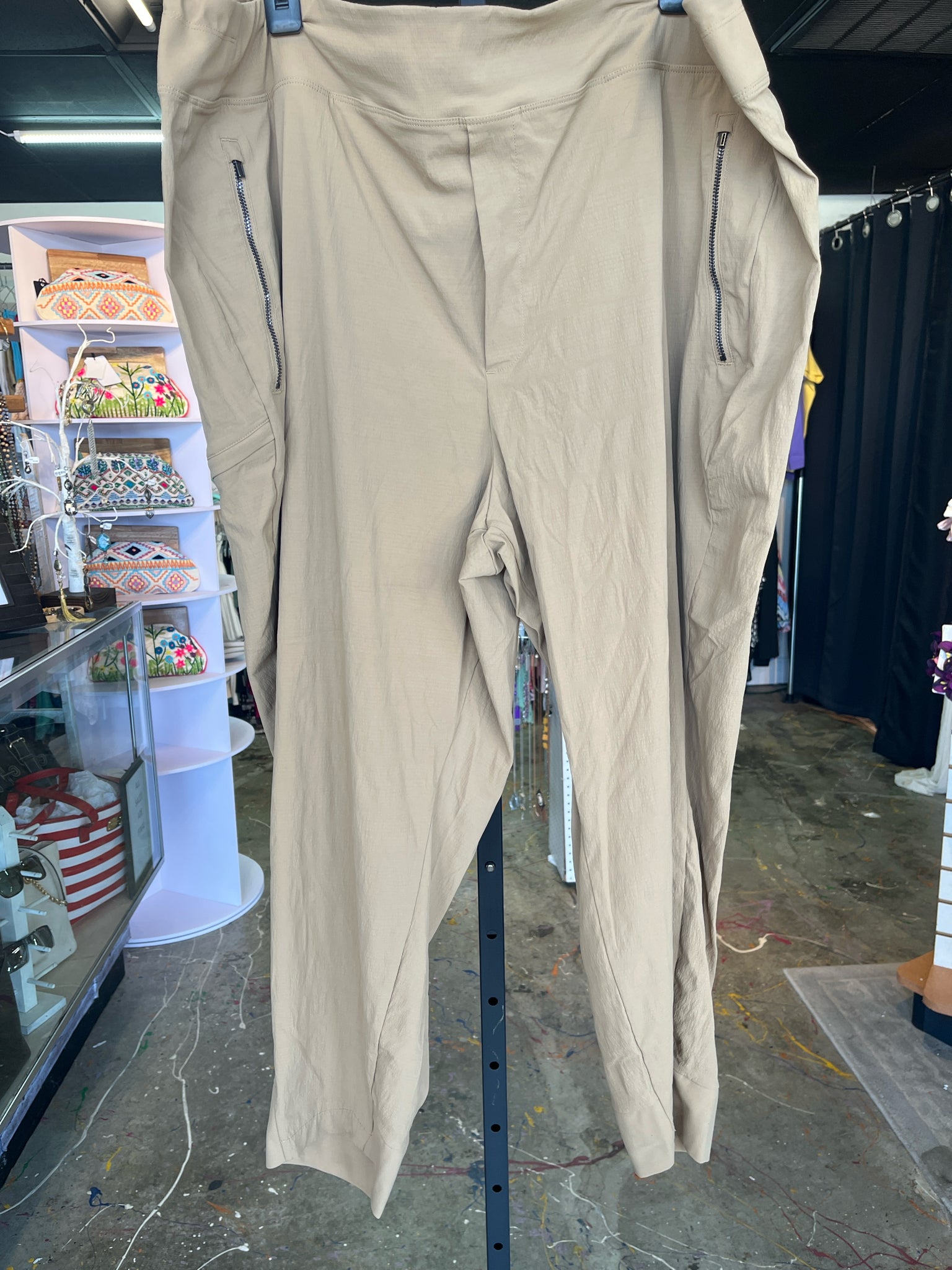 Athleta Plus Bottoms Size 22 Pants