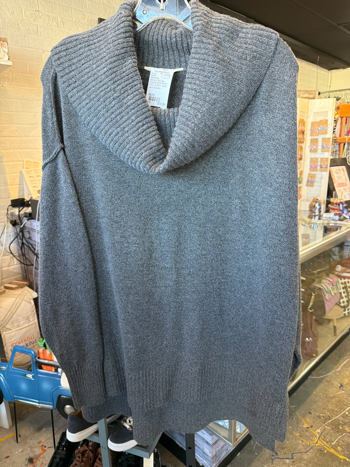 Time & True Plus Tops Size 16/18 Sweater