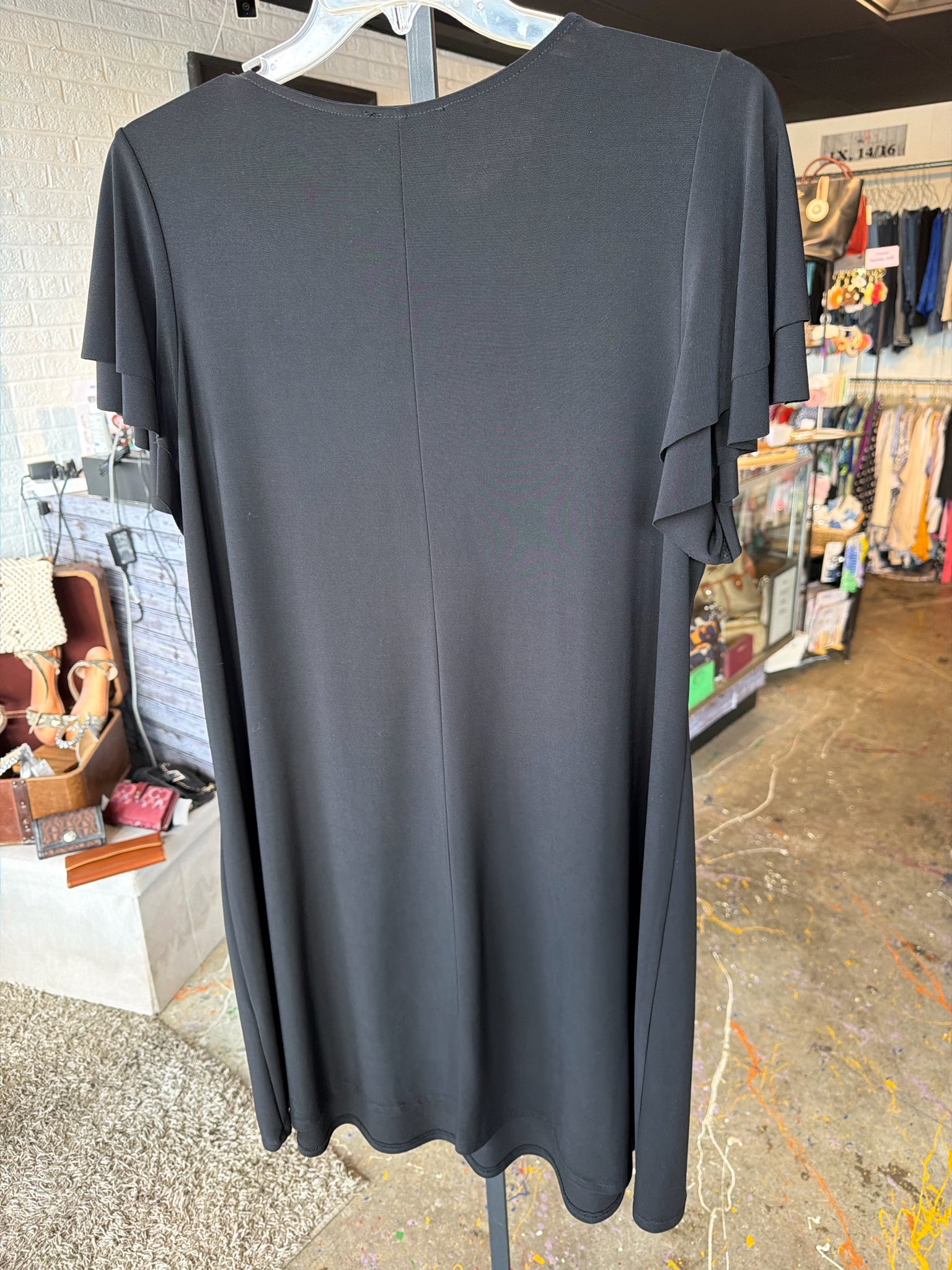 TAHARI Plus Dresses Size 2X Dress