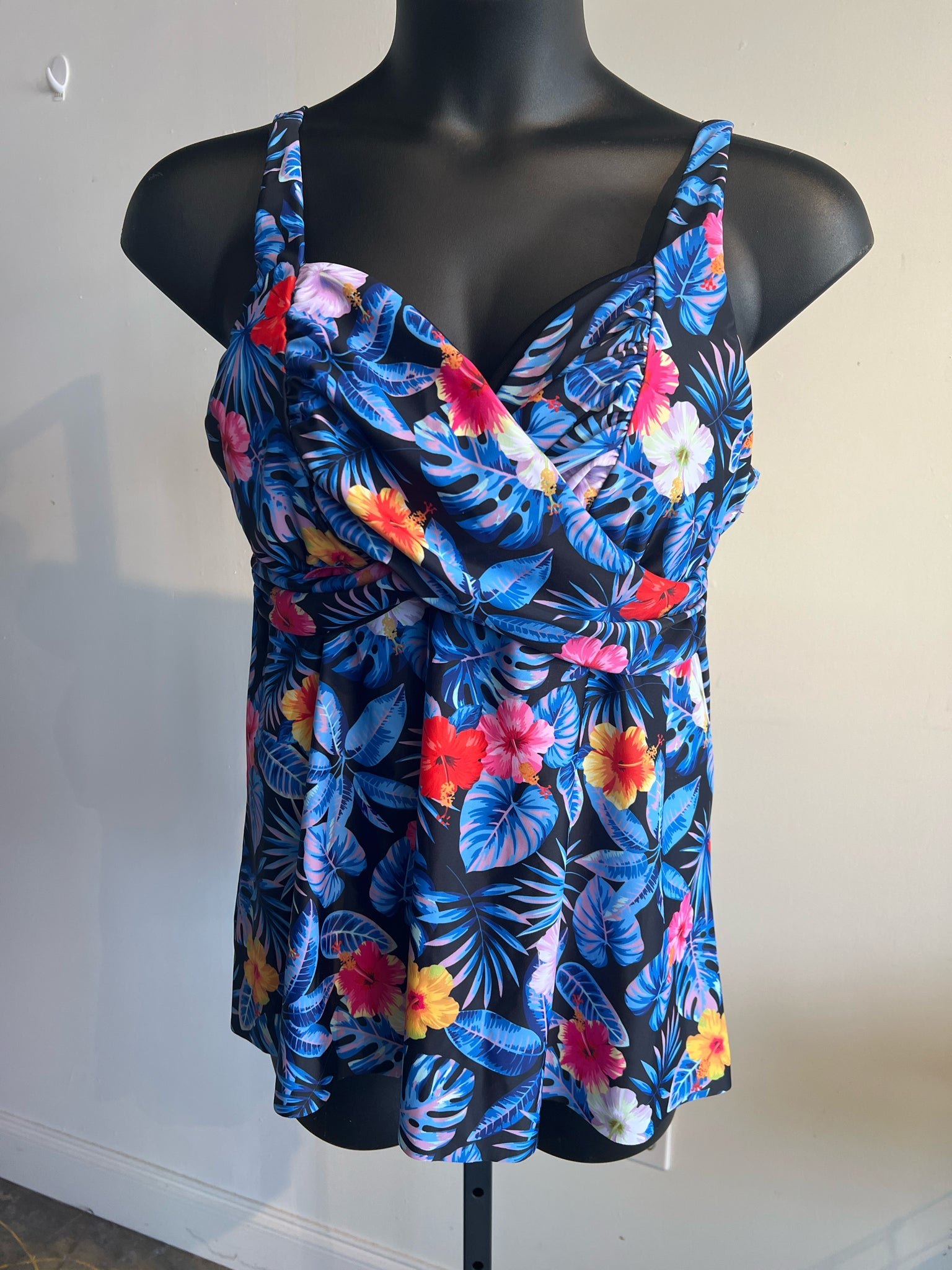 Hanna Nikole Plus Swimwear Size 18W Swimsuit