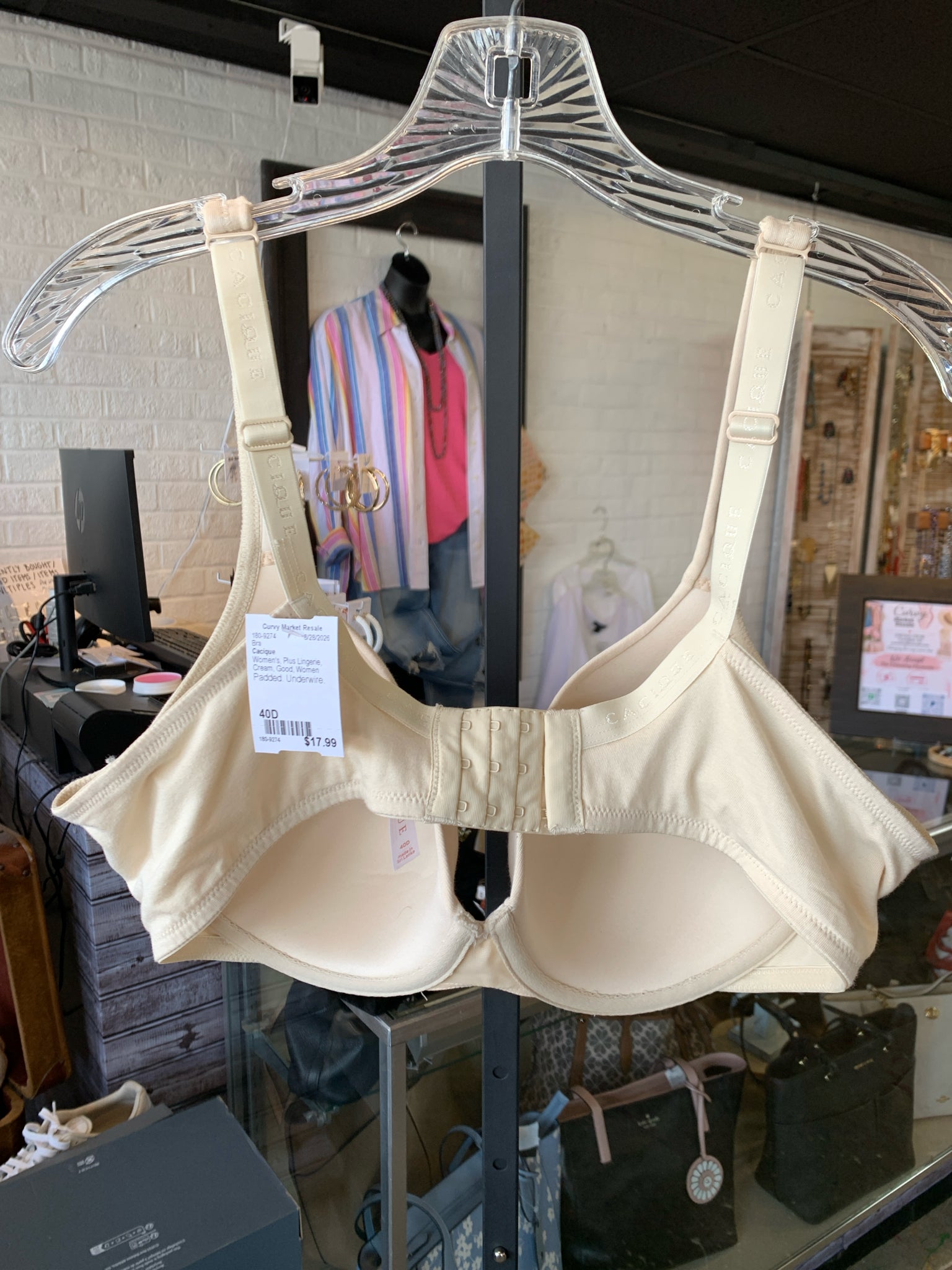 Cacique Plus Lingerie Size 40D Bra