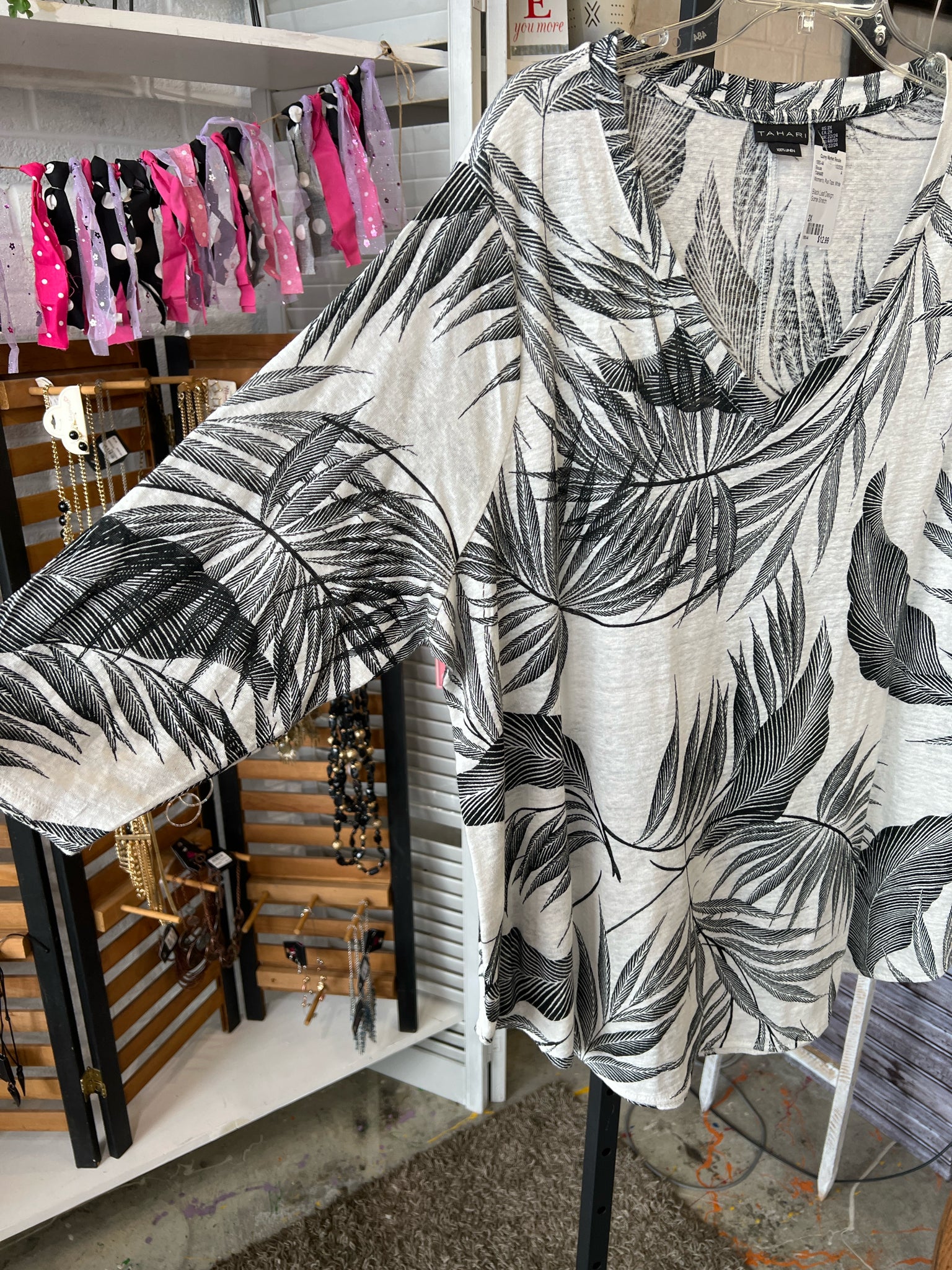 TAHARI Plus Tops Size 2X Blouse