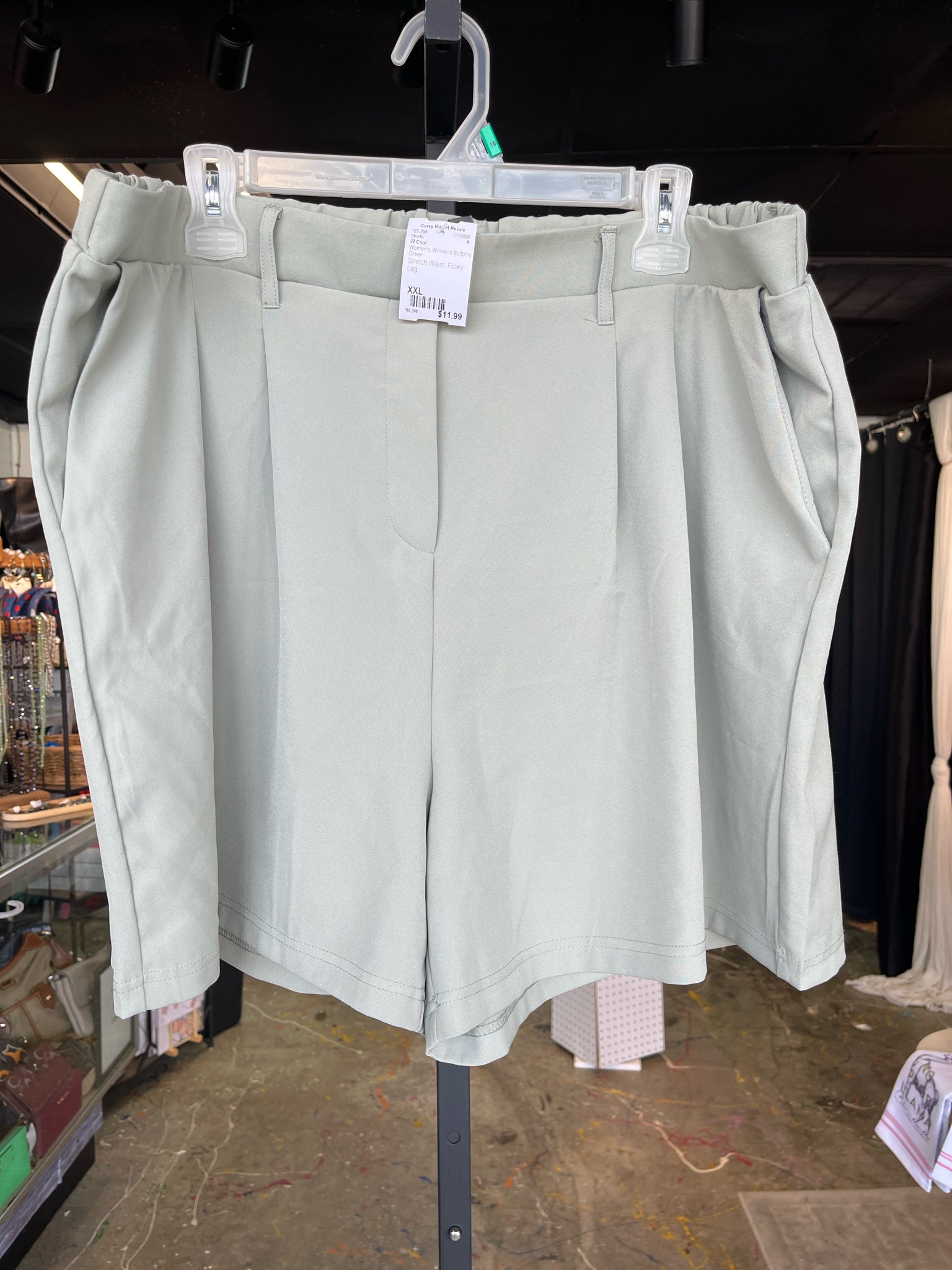 32 Cool Womens Bottoms Size XXL Shorts