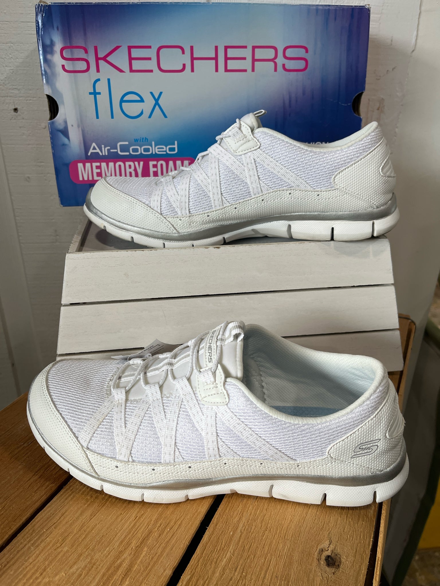 SKECHERS Shoes/Footwear 10 SHOES