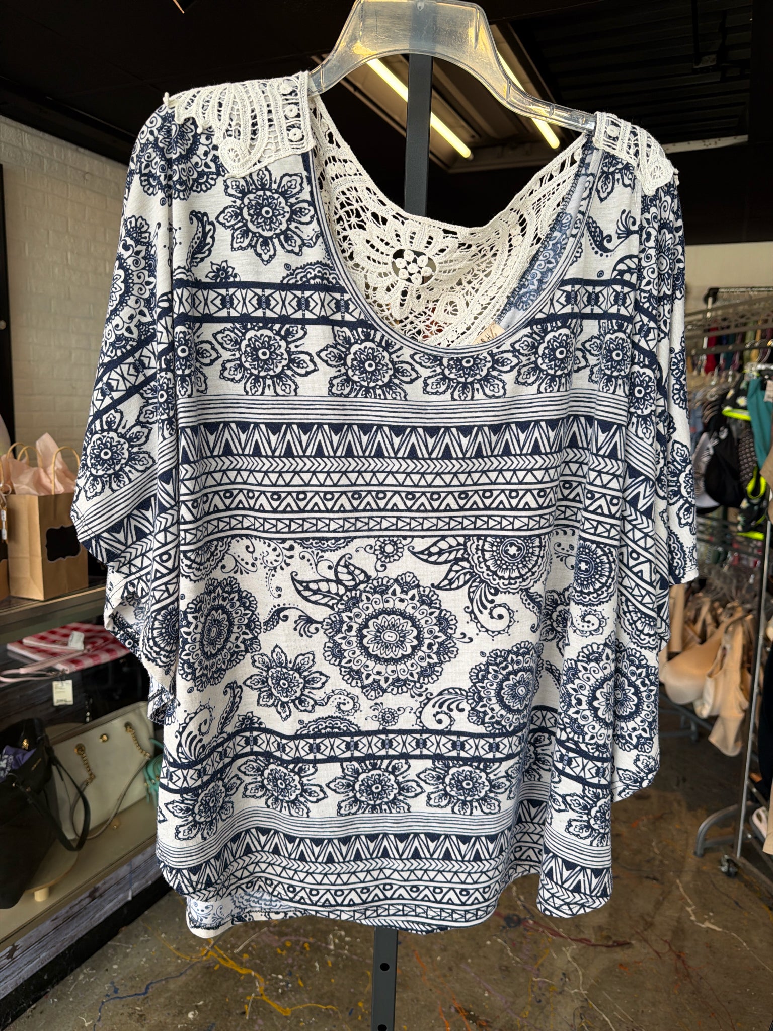Lavish Plus Tops Size 2X Blouse