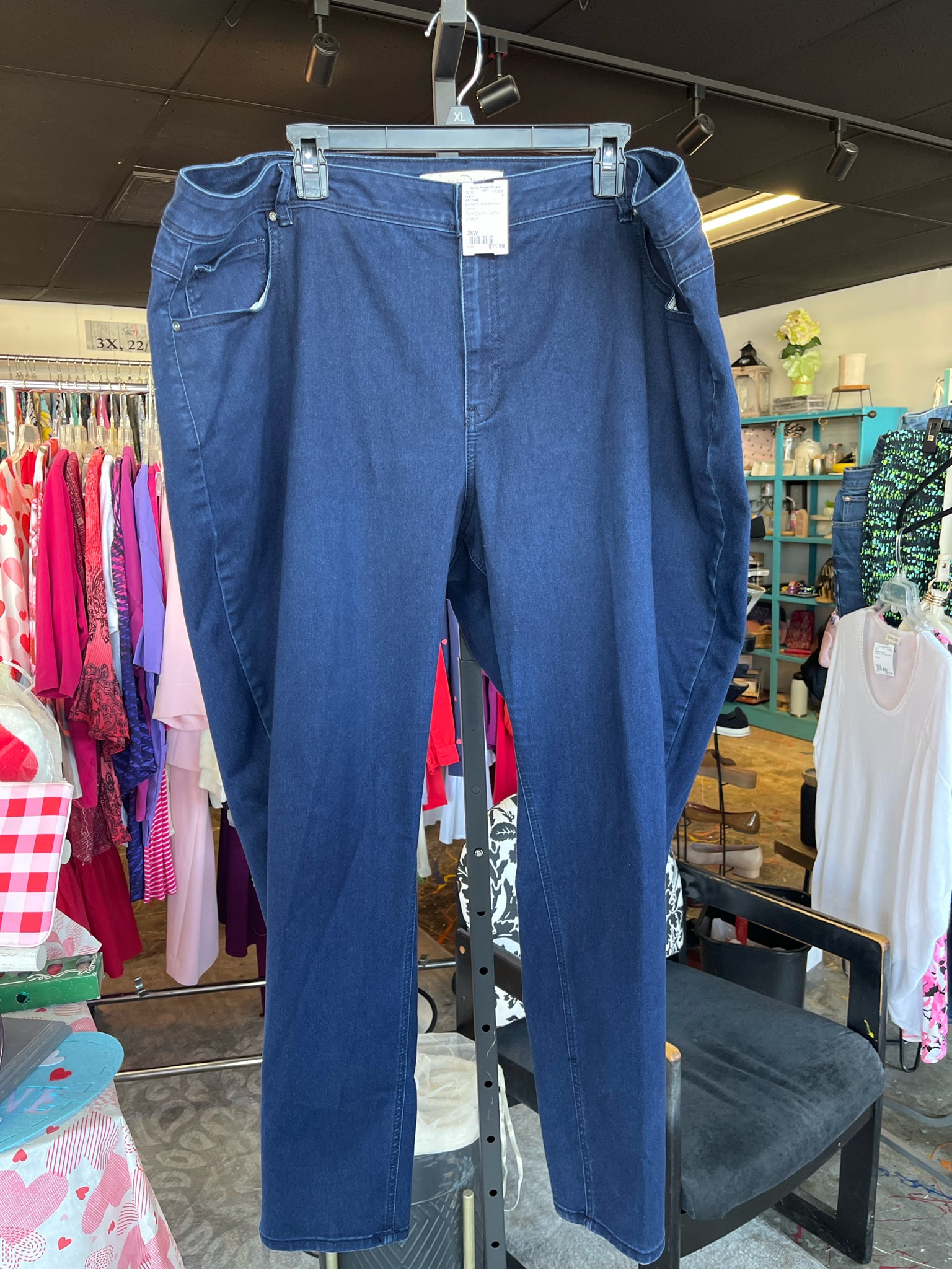 EST 1946 Plus Bottoms Size 28W Jeans
