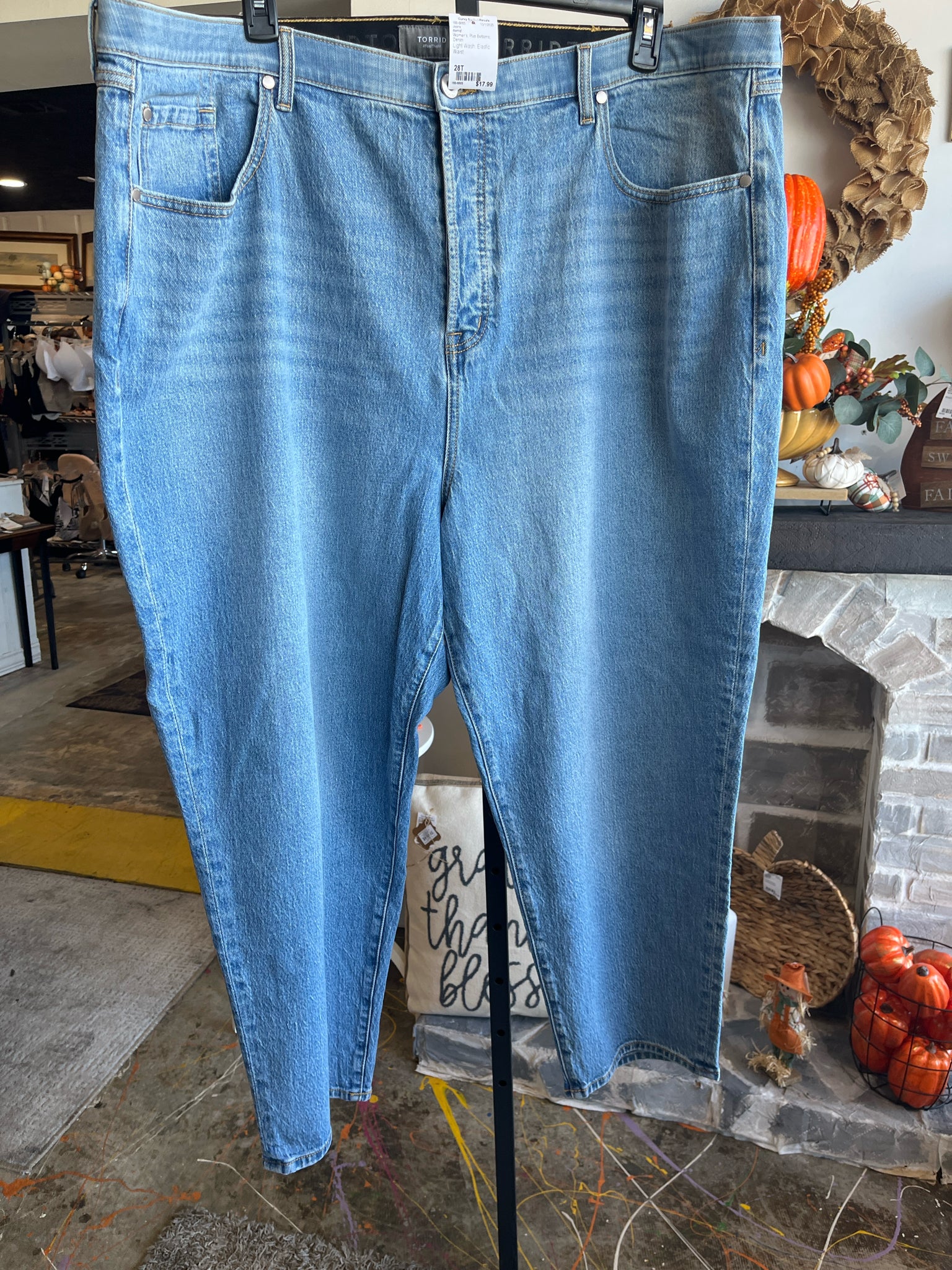 torrid Plus Bottoms Size 28T Jeans