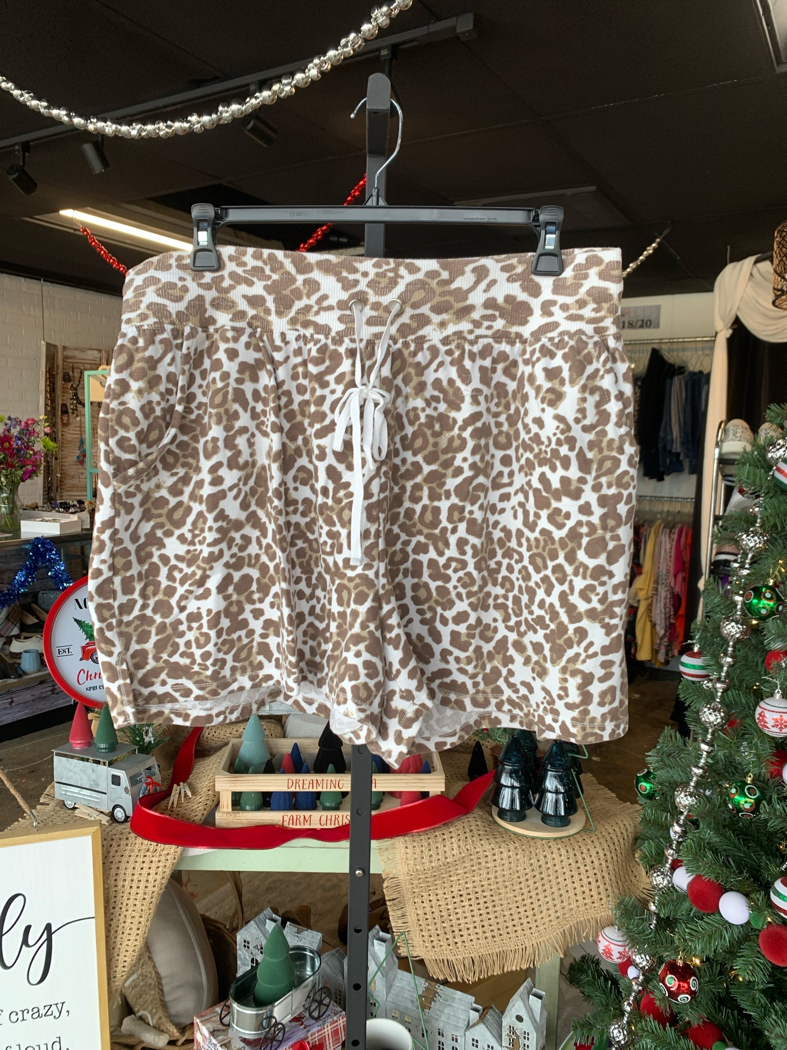French Laundry Plus Bottoms Size 3X Shorts