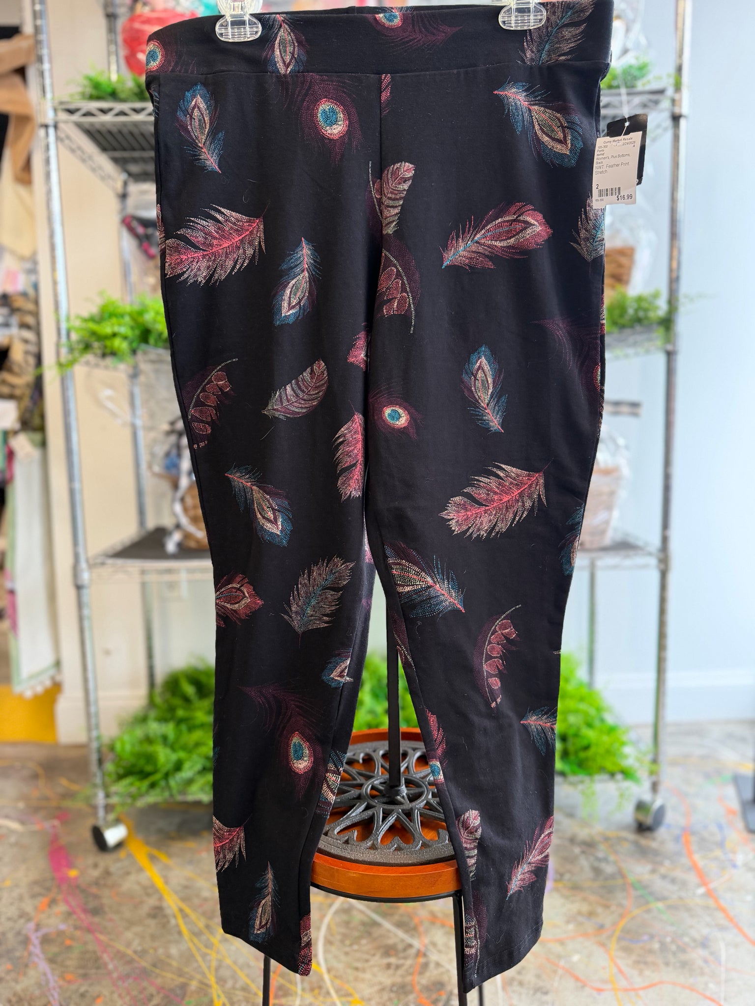 torrid Plus Bottoms Size 2 Pants