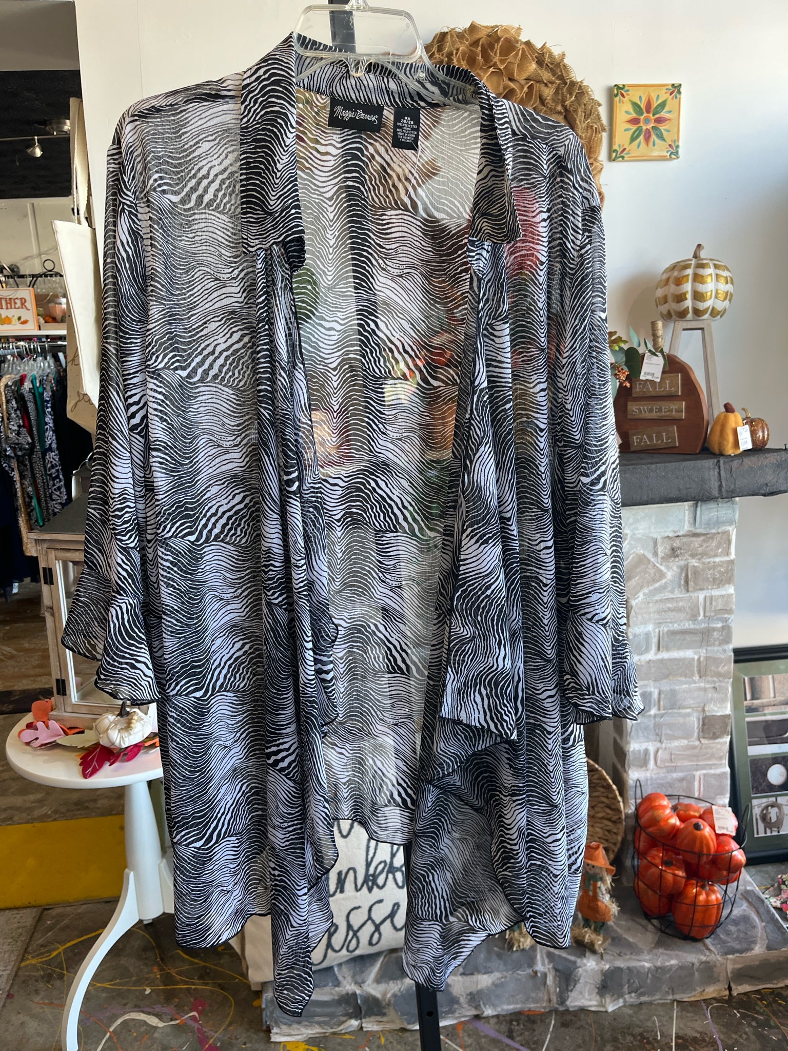 MAGGIE BARNES Plus Outerwear Size 26/28 Cardigan