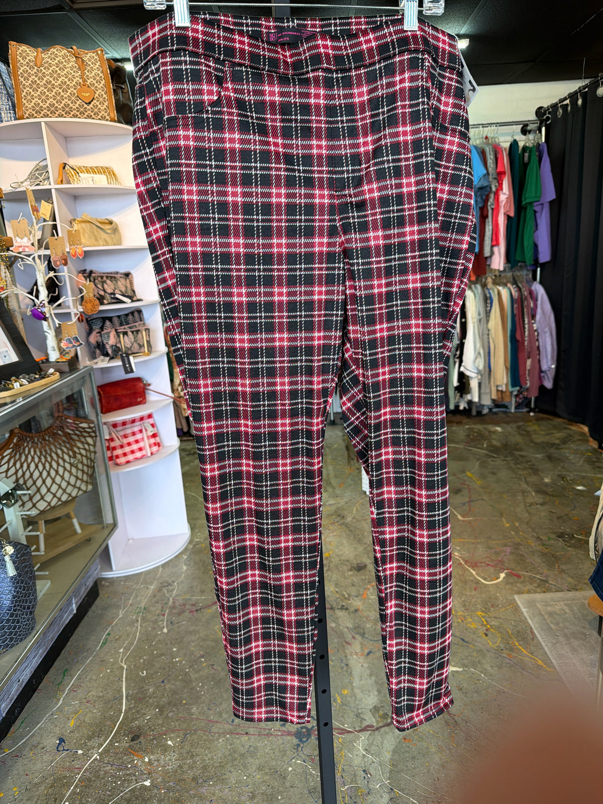 No Boundaries Plus Bottoms Size 21 Pants