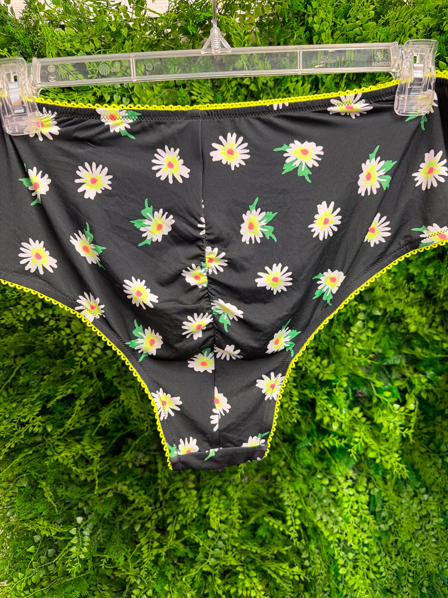 Cacique Plus Lingerie Size 30/32 Panties-thongs