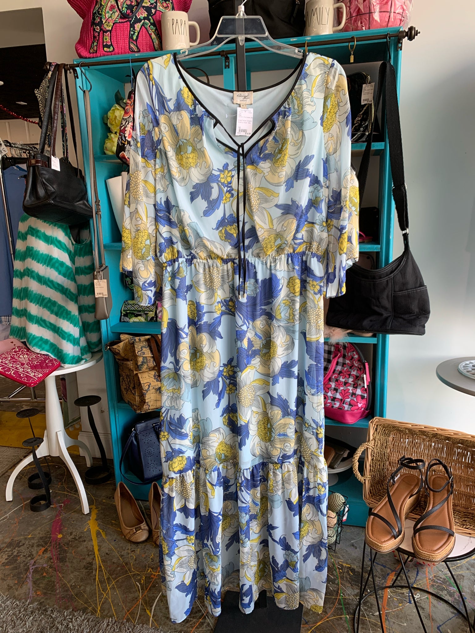 Beige Plus Dresses Size 1X Dress