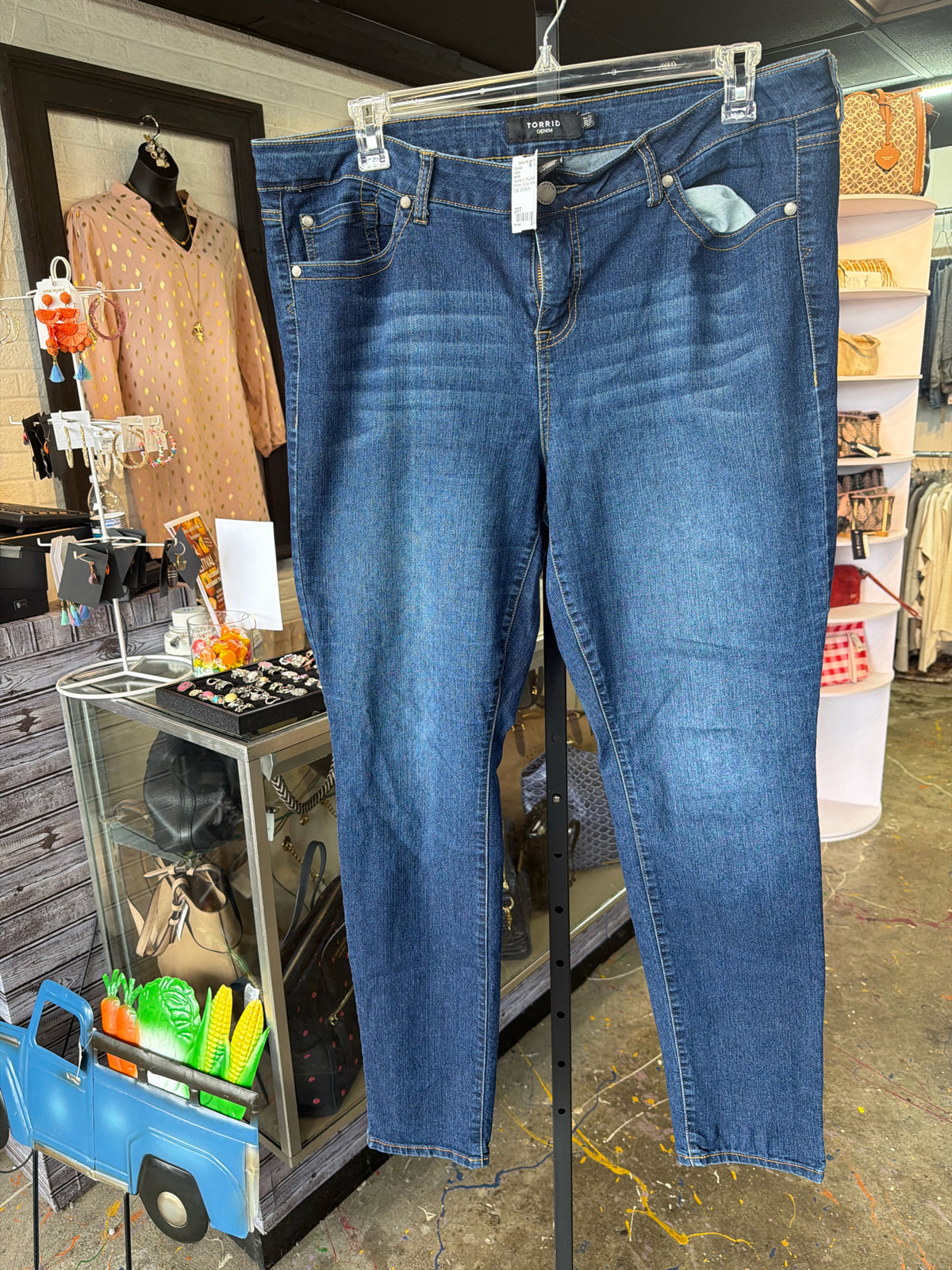 torrid Plus Bottoms Size 20T Jeans