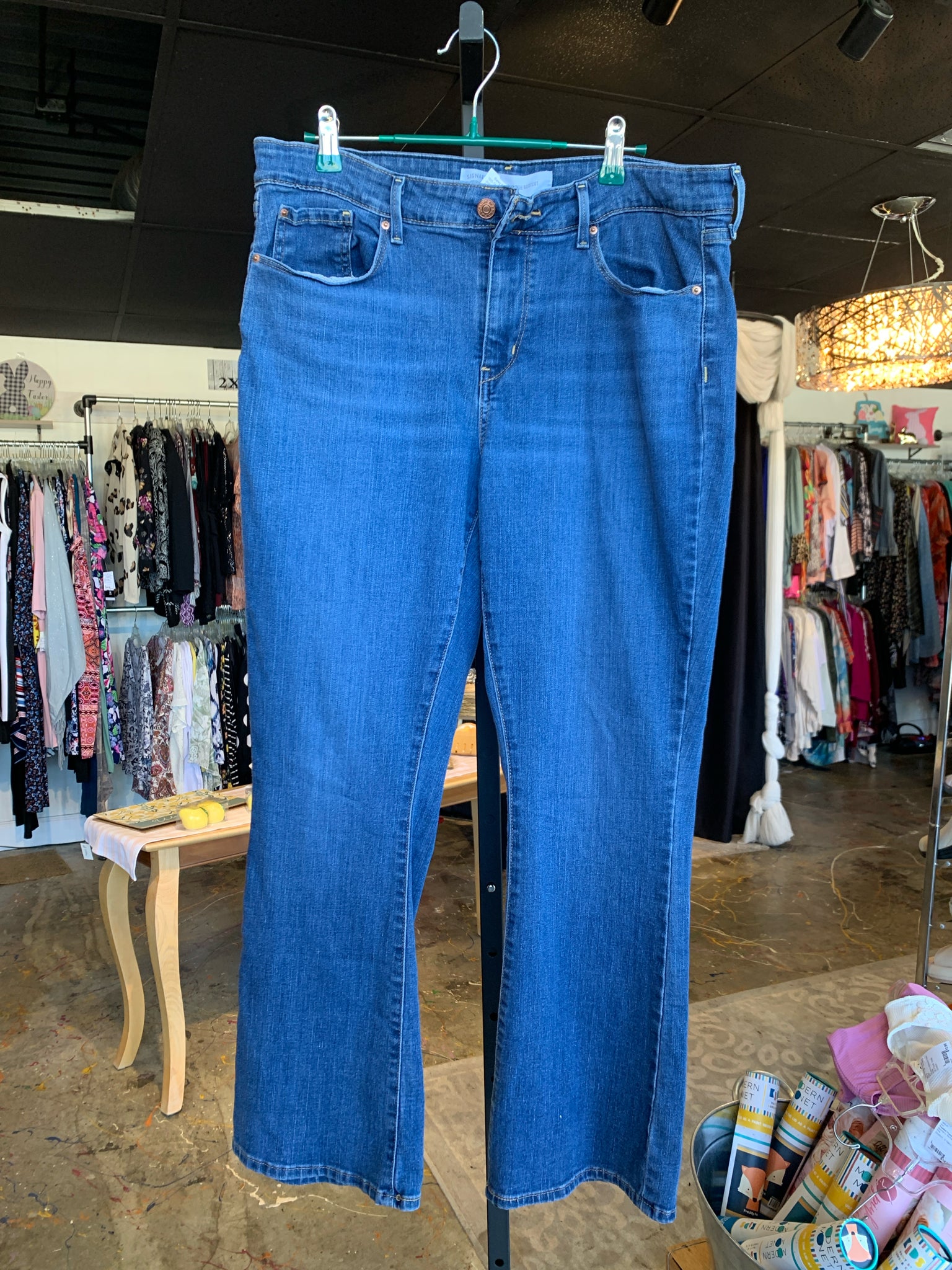 SIGNATURE Womens Bottoms Size 32 Jeans