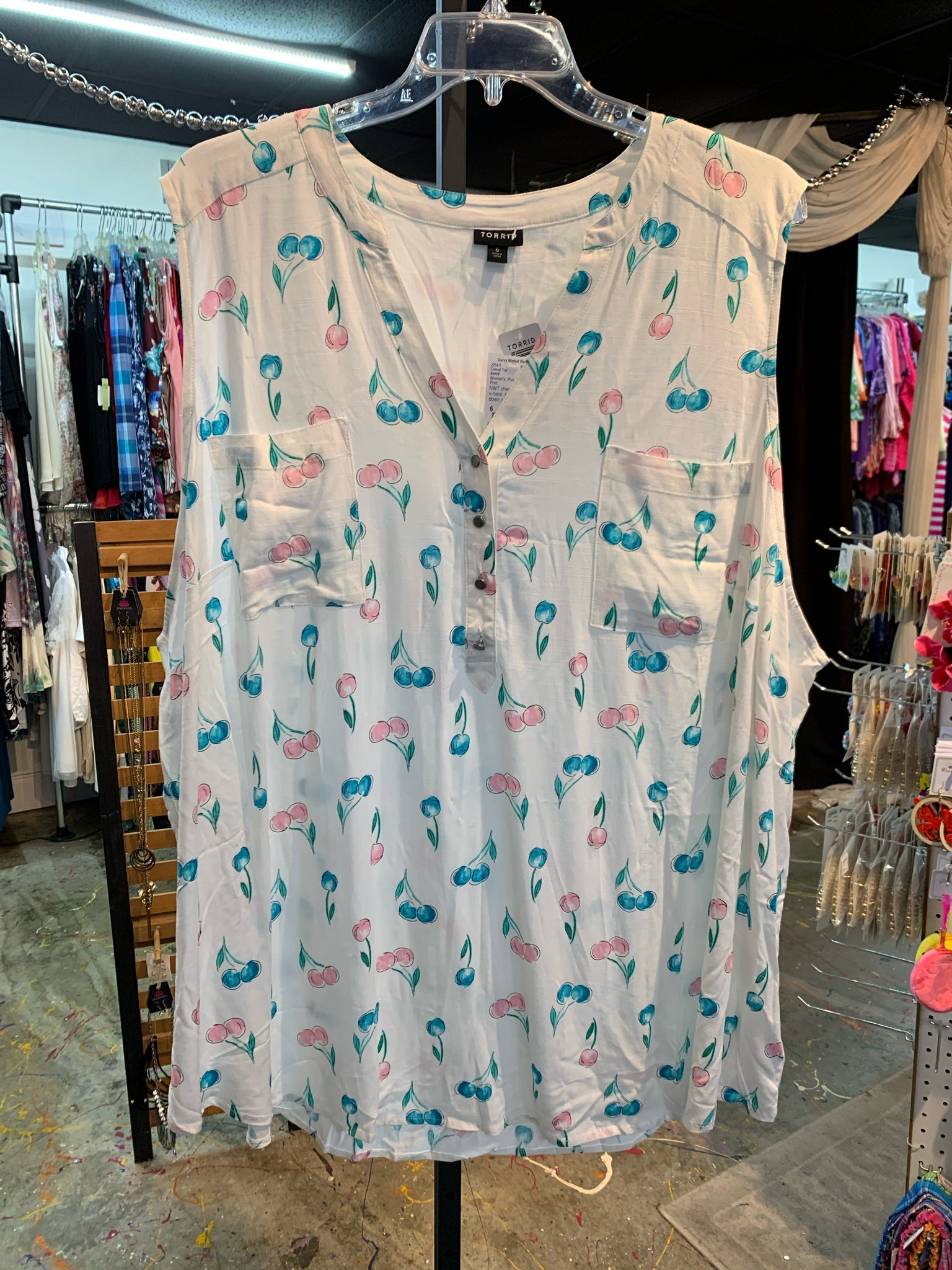 torrid Plus Tops Size 6 Casual Top