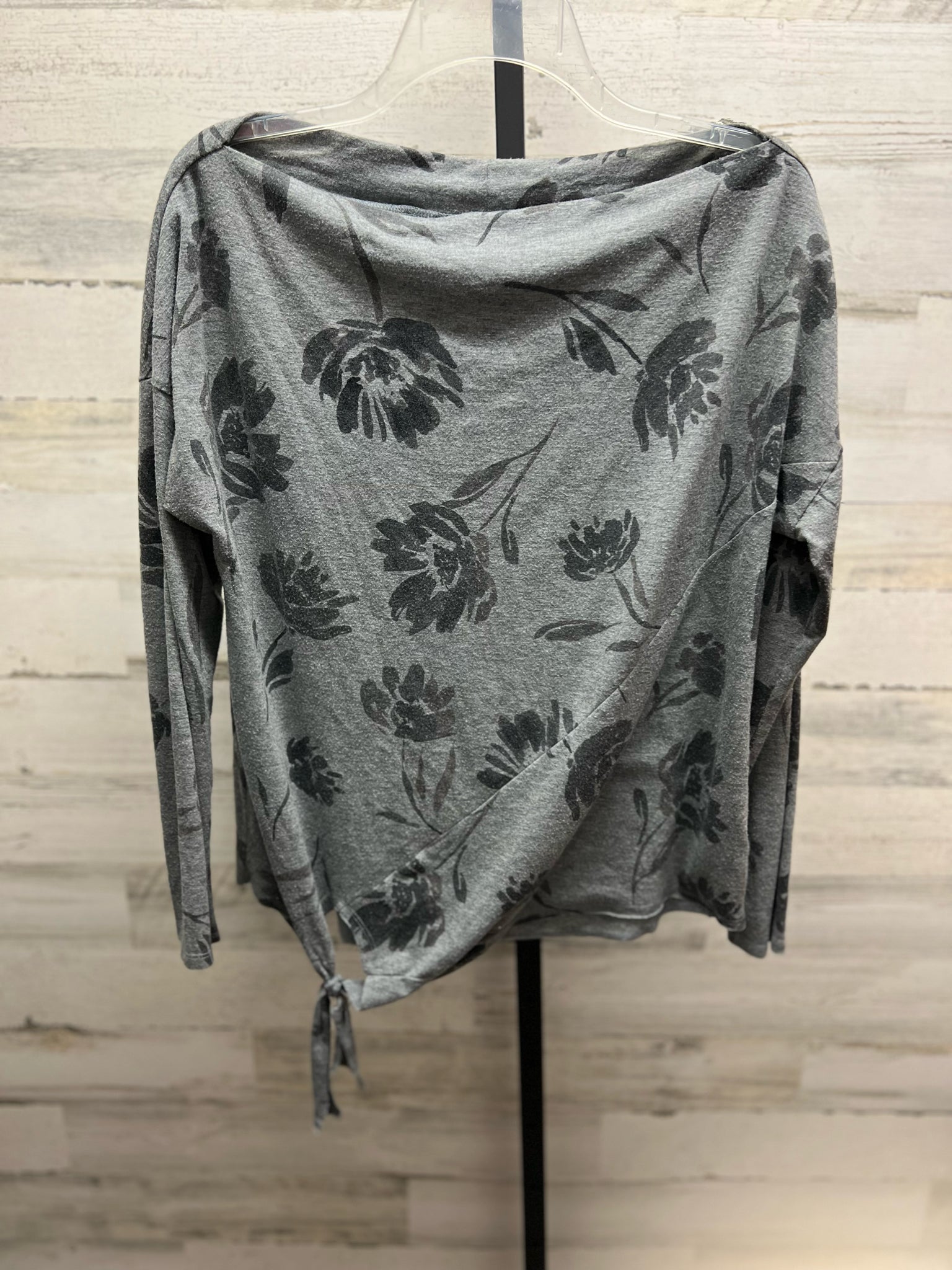 Size M 24/7 Shirt