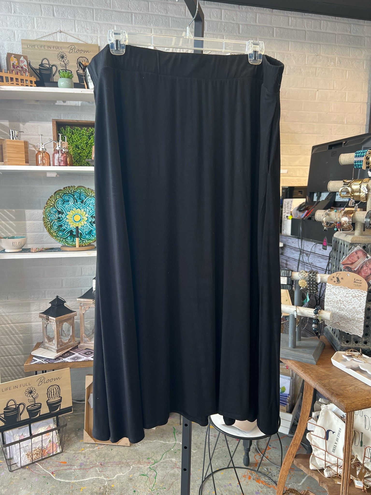 torrid Plus Bottoms Size 4 Skirt