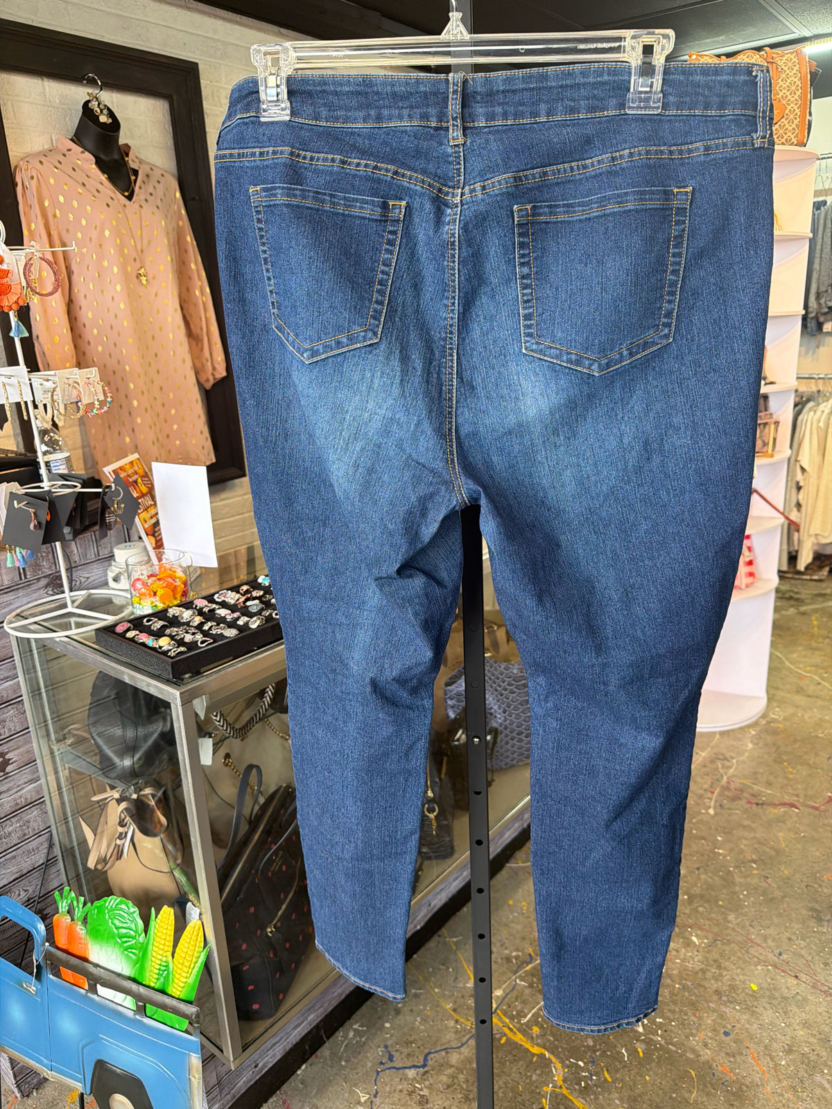 torrid Plus Bottoms Size 20T Jeans