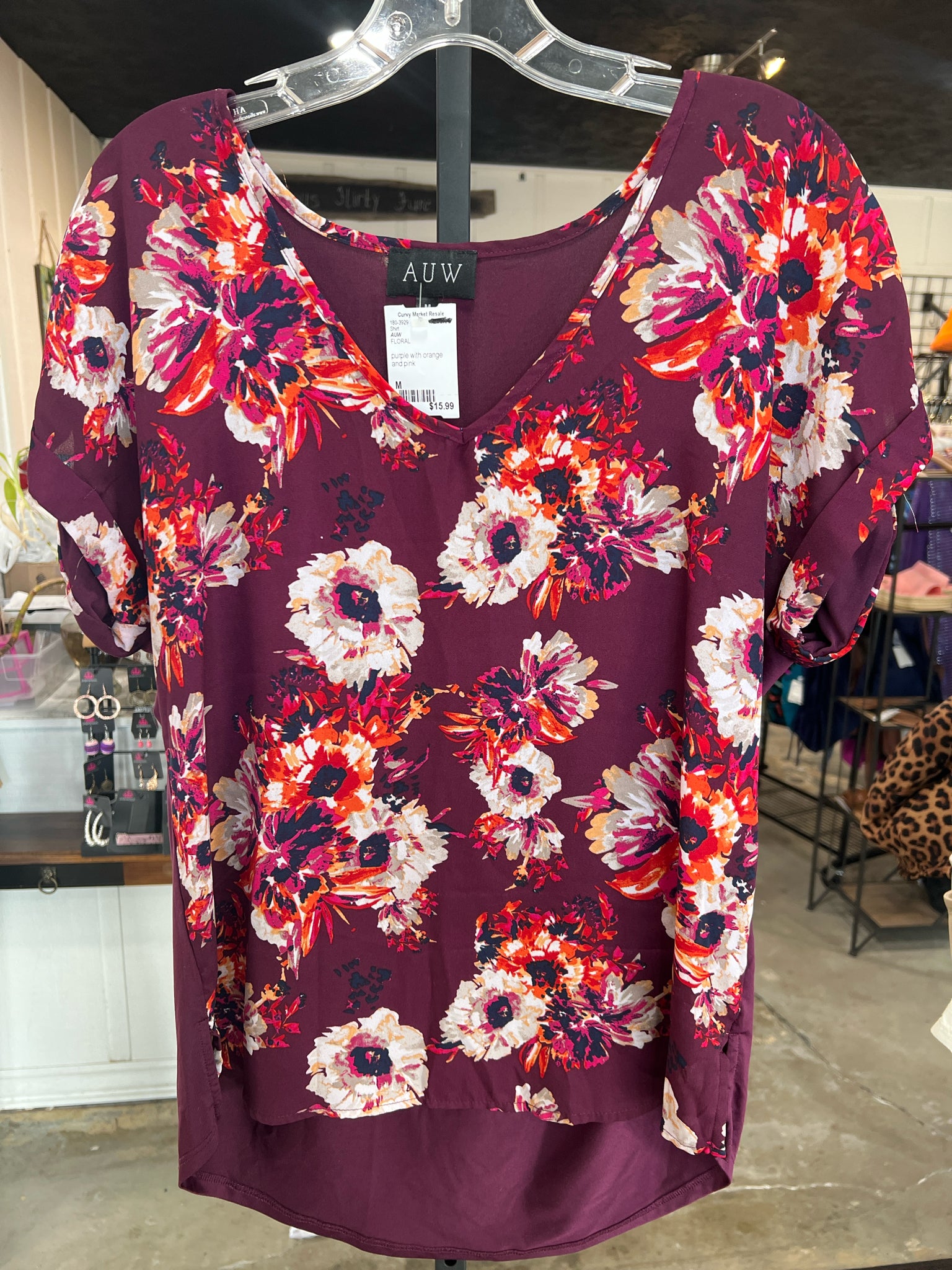 AUW Size M Shirt